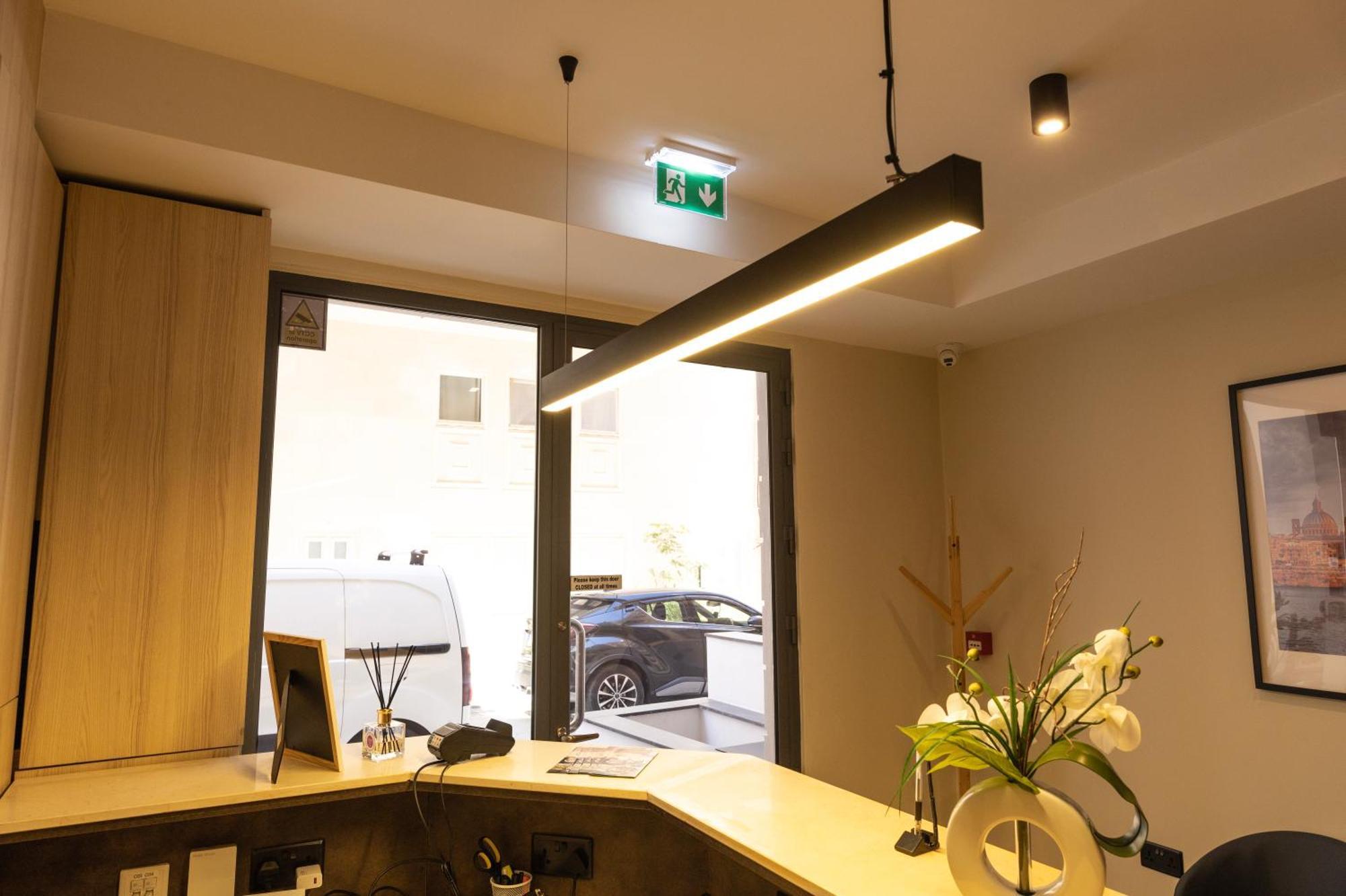 East Sliema Suites Exteriör bild